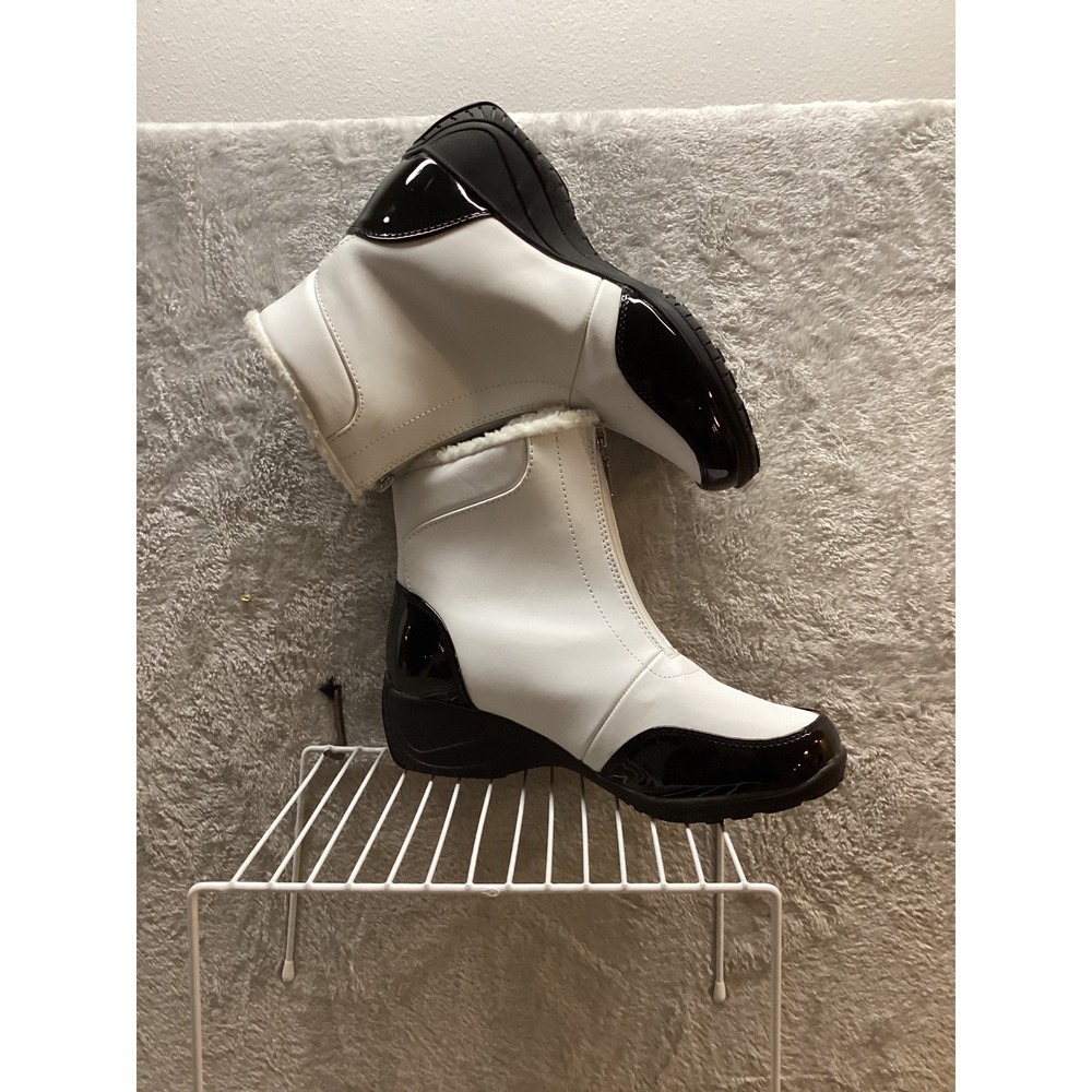 White Black Patent Faux Fur Lined Winter Boots‎ Women's Size 8M - Picture 3 of 6